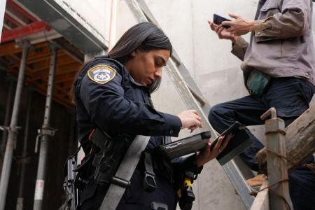 اعتقال 14 إسرائيليًا وفلسطينيًا بشبهة بالمتاجرة في تصاريح العمل 